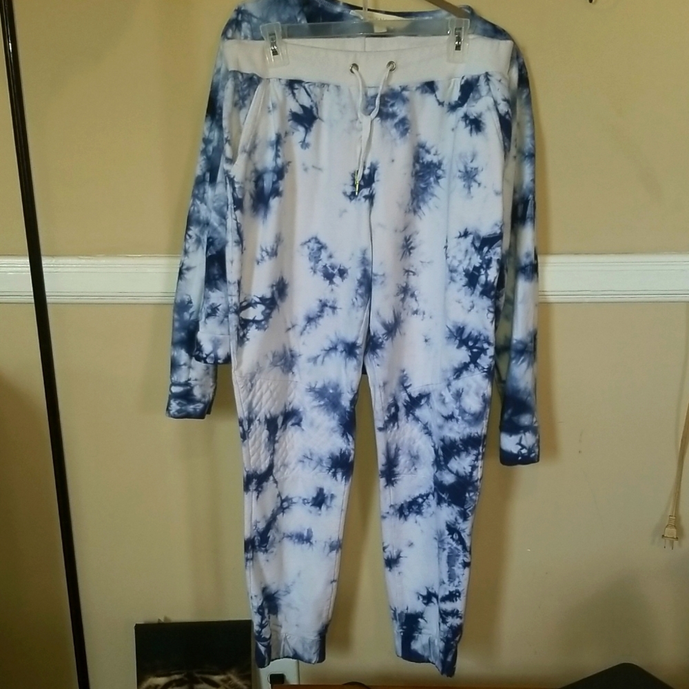 Nicki Minaj jogger set